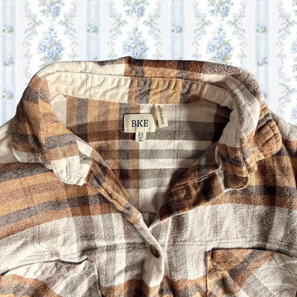 BKE Women's XS Tan and brown plaid boyfriend flannel shirt - Picture 2 of 3